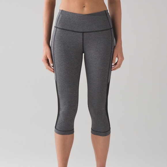 Lululemon Full On Luxtreme Squad Goals Crop (17") Heathered Black Size 6 EUC - Picture 2 of 6